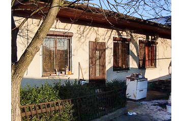 Slovaška Chata Ostrý Grúň, Eksterier